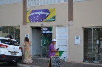 Casa Bolsonaro está instalada na rua Irmãos Chrisóstomo de Oliveira, no Centro