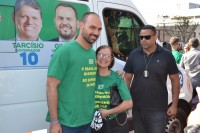 Eduardo Bolsonaro posou para fotos com apoiadores