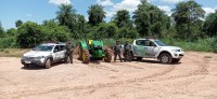 Trator recuperado pelos policiais estava sem a bateria, escapamento e a capota