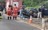 Acidente entre carro e carreta deixou mortos na BR-153, em Marília (SP)