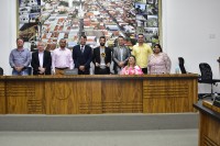 Vereadores com o ganhador da Medalha Ayrton Senna, Ricardo Caputo e sua mãe Josefa