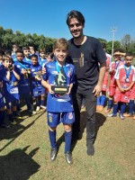 Lucas de Araújo Ventura (SME Penápolis “A”) recebeu troféu por ter sido escolhido o atleta destaque da competição