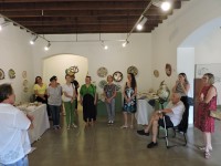 Artistas e convidados, durante a entrega da Moção de Congratulação pela exposição Feminino no Museu do Sol