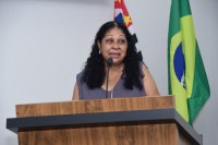 Maria Neusa dos Santos  Oliveira, com 32 anos de carreira como merendeira, foi destacada pela Câmara Municipal de Penápolis