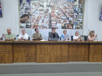 Audiência pública, conduzida pelo presidente da Câmara Municipal, Carlos Alberto Feltrin