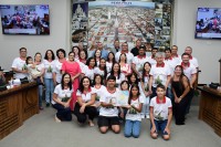 Representantes da Capela de São Sebastião, do bairro rural Barra Bonita, no recebimento de honraria na Câmara Municipal de Penápolis