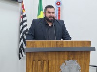 Em seu primeiro discurso como vereador, Diogo Corassa fez agradecimentos e defendeu união por avanços para Penápolis