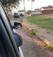 Policiais durante cumprimento de mandados em Penápolis