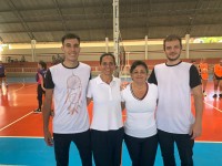 Equipe de arbitragem do 1º Open de Vôlei feminino Clube Penapolense