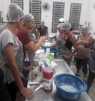 Curso abordou diversos tipos de pães doces e salgados, com aulas teóricas e práticas