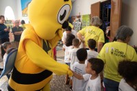 Alunos se divertiram com a presença do mascote do programa