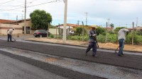 Trecho da rua José Henriques Wanderley foi recuperado pela equipe da secretaria de Obras e Serviços