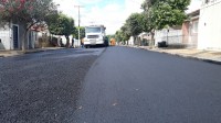 Trecho da avenida Olsen foi recapeado na tarde desta quarta-feira (29)