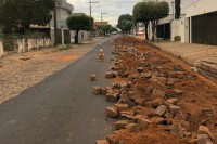 Bloquetes existentes no trecho foram removidos pela empresa que realiza os serviços