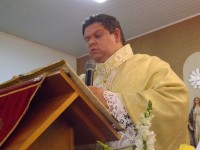 Padre Rodrigo Morialli, pároco da Paróquia Santa Rita de Cássia