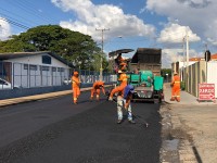 Rua Altino Vaz de Melo foi recapeada no trecho entre as avenidas São José e Adelino Peters