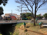 Consórcio Ribeirão Lajeado executou manutenção e limpeza do córrego em frente ao Terminal Rodoviário