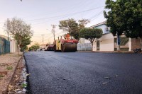 Novo trecho da rua Giácomo Paro foi recapeado entre as avenidas da Glória e Odoço Marques