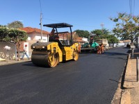 Avenida do Estádio recebeu recapeamento asfáltico em CBUQ