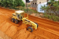 Na semana passada, foram executados os serviços de aterramento das vias de terraplanagem