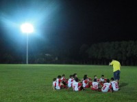 Campo do Jardim Eldorado recebeu iluminação para práticas noturnas da comunidade