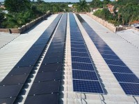 Painéis solares foram instalados para economia de energia no Paço Municipal