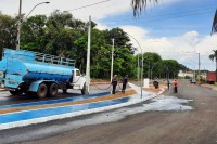 Avenida está totalmente recuperada, como novo asfalto, canteiro central e pista de caminhada