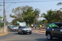 Grupo se reuniu no Parque Santa Leonor, saindo em carreata pelas ruas da cidade